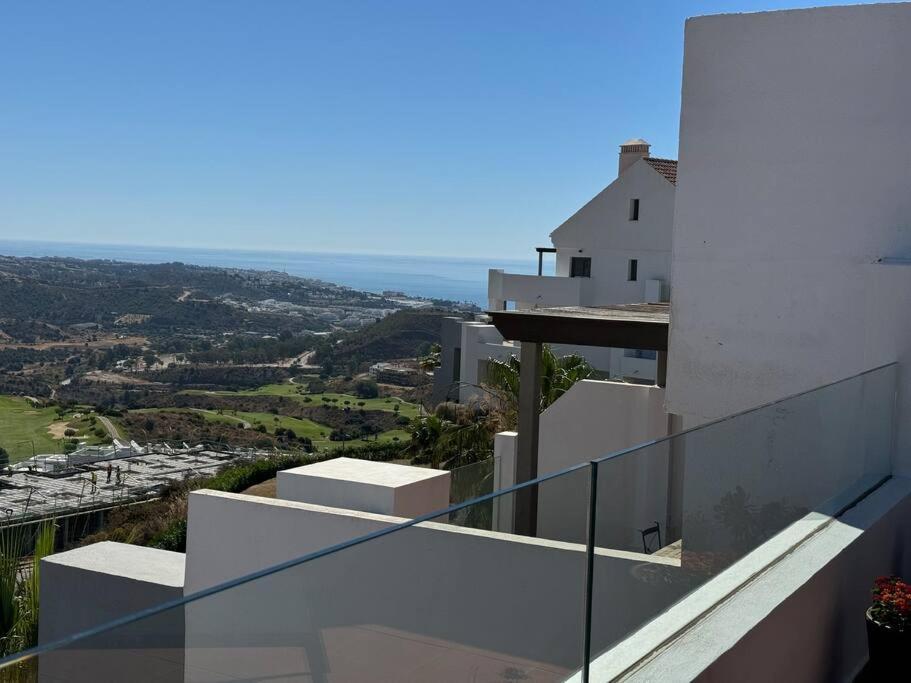 Апартаменты Casa Cerro Azul In La Cala Hills Club Ситио-де-Калаонда Экстерьер фото